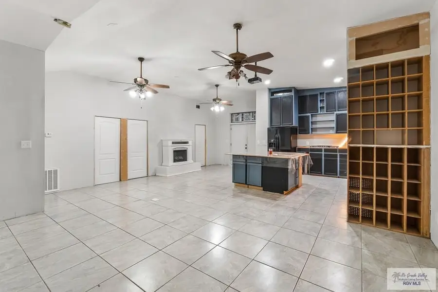 28139 S Altas Palmas Rd, Harlingen, TX 78552 - Image #2