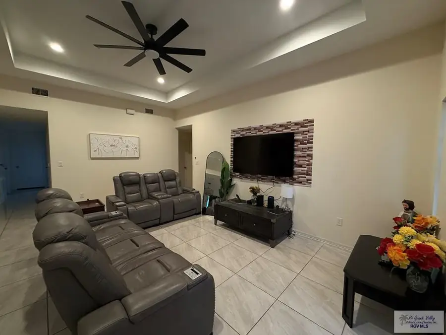 1387 Rochelle Dr #17, Brownsville, TX 78520 - #2