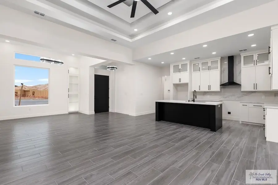 125 Finch Dr, Los Fresnos, TX 78566 - #2