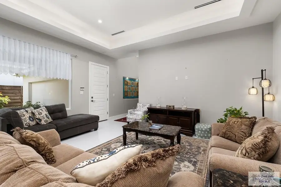 5816 Pelican Ave., Palmhurst, TX 78573 - #3