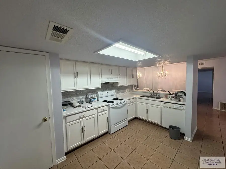 3005 Old Alice Rd. #BLDG 700 APT C, Brownsville, TX 78521 - #3