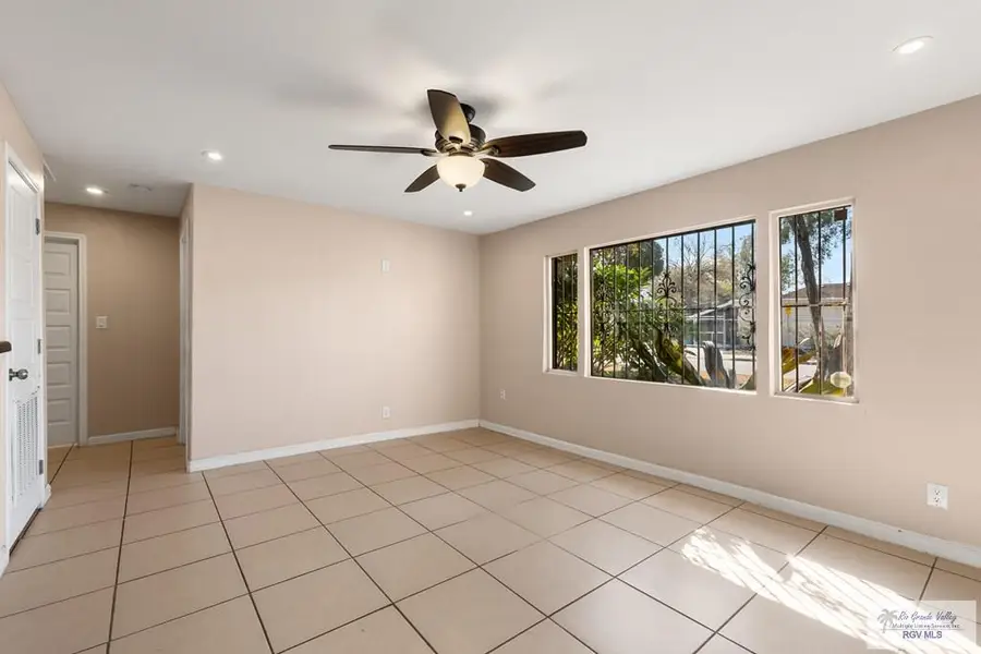 535 Colonial Dr, Brownsville, TX 78520 - #3