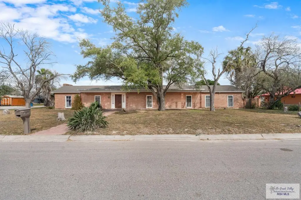 638 W Rodriguez Ave., Raymondville, TX 78580 - #1