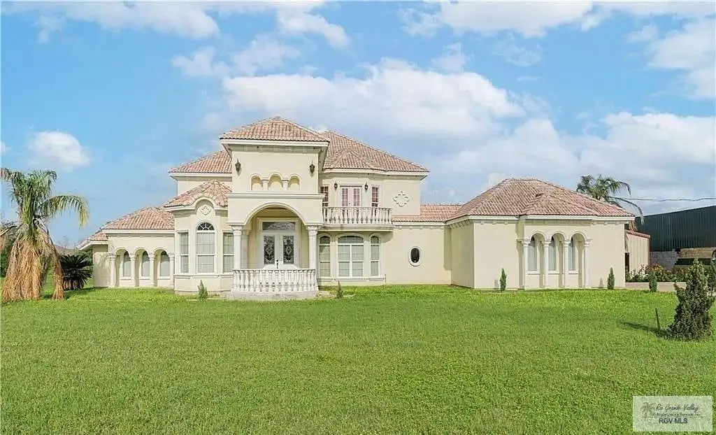 908-932 S Cesar Chavez Rd., Edinburg, TX 78542 - #1