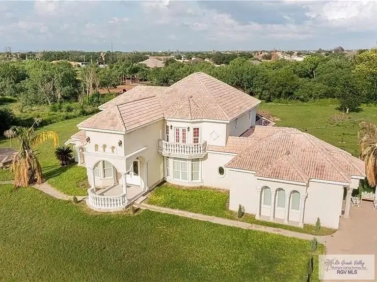 908-932 S Cesar Chavez Rd., Edinburg, TX 78542 - #2