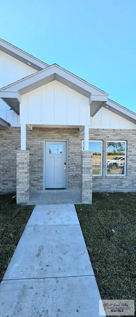 4246 Casamigos St, Combes, TX 78522 - #2