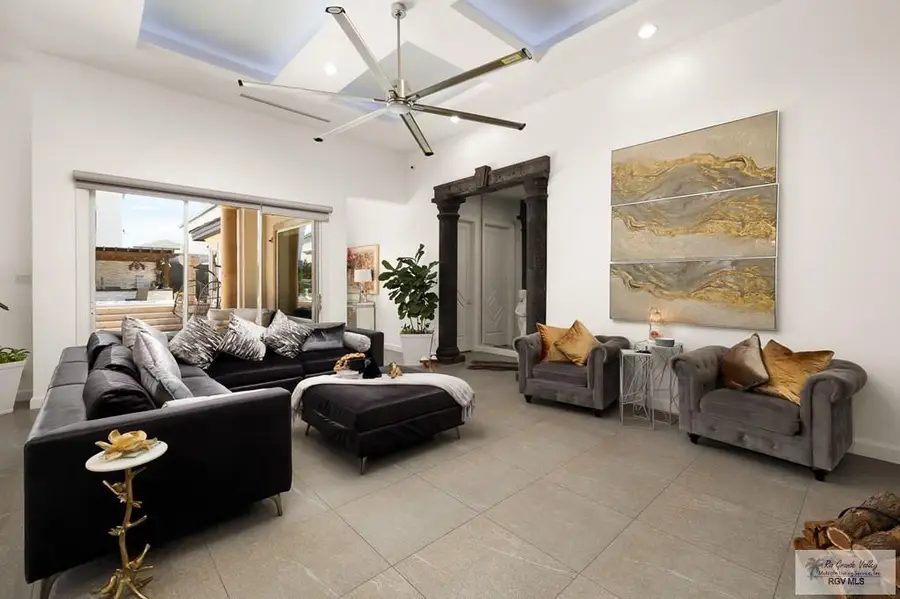 4901 Sweetwater Ave., McAllen, TX 78503 - #3