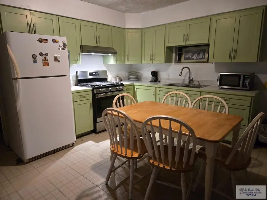 20 Ofelia Cir, Brownsville, TX 78521 - #3