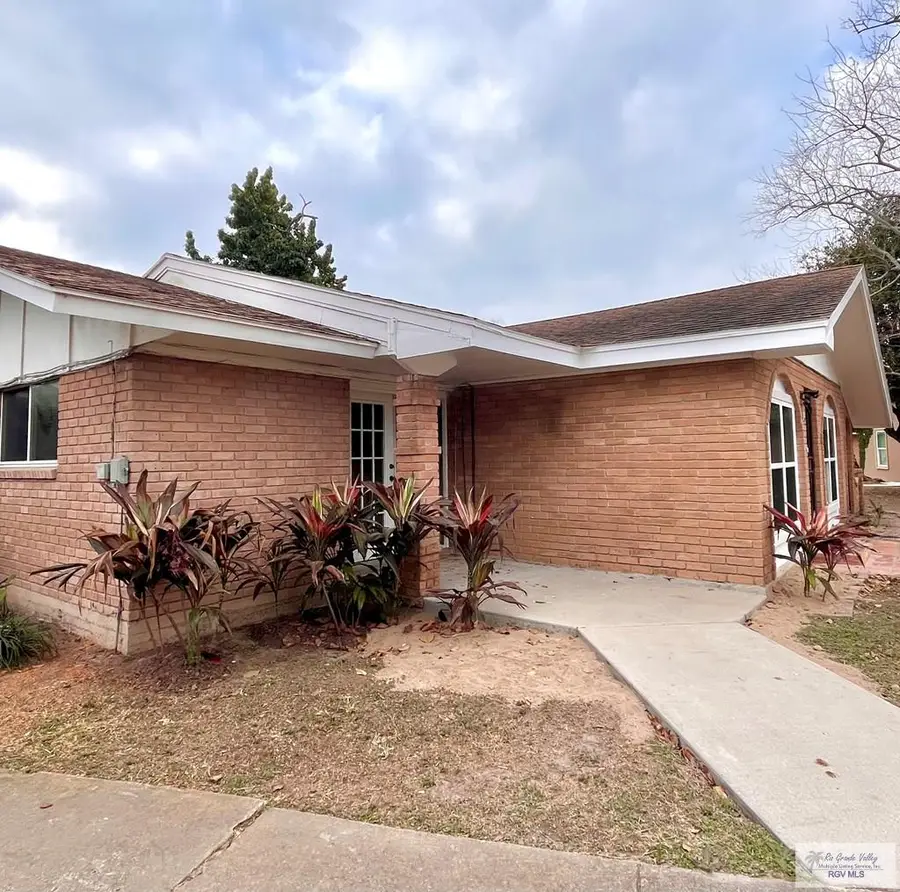 6 Country Club Rd., Brownsville, TX 78520 - #2