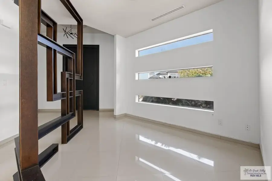 5016 Indian Shore Dr., Brownsville, TX 78526 - #3