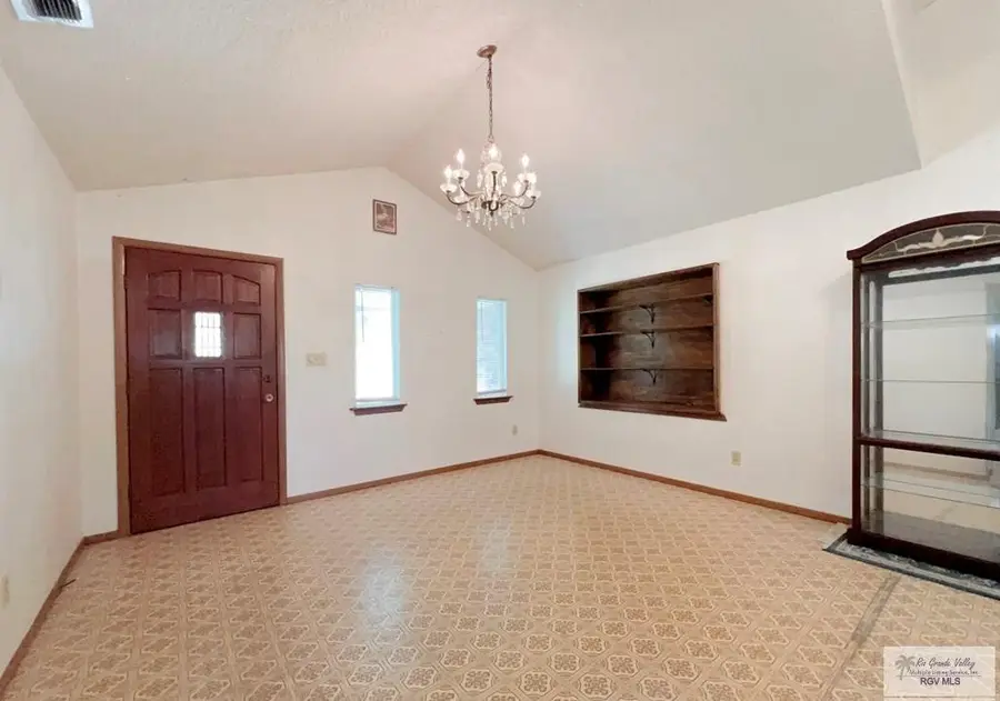 218 Colorado St, Rio Hondo, TX 78583 - #3