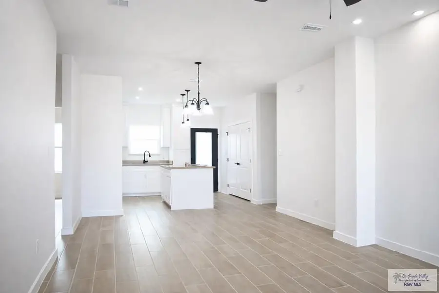 9177 Alamosa Dr, Brownsville, TX 78520 - #2