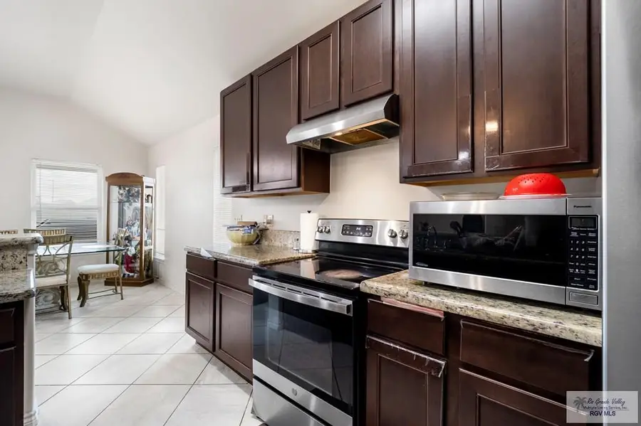 3516 Simmons Place Dr., Brownsville, TX 78520 - #2