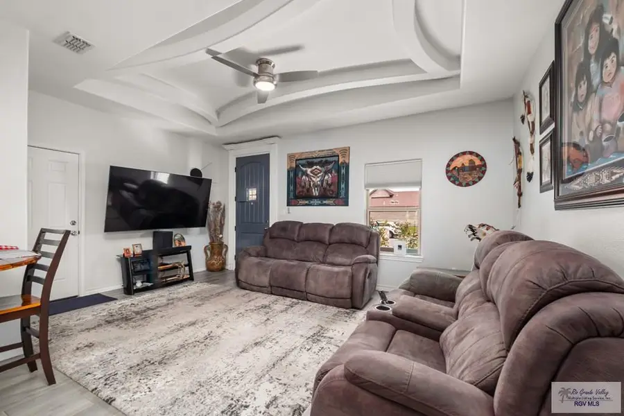 517 Independence Ave, San Benito, TX 78586 - #2