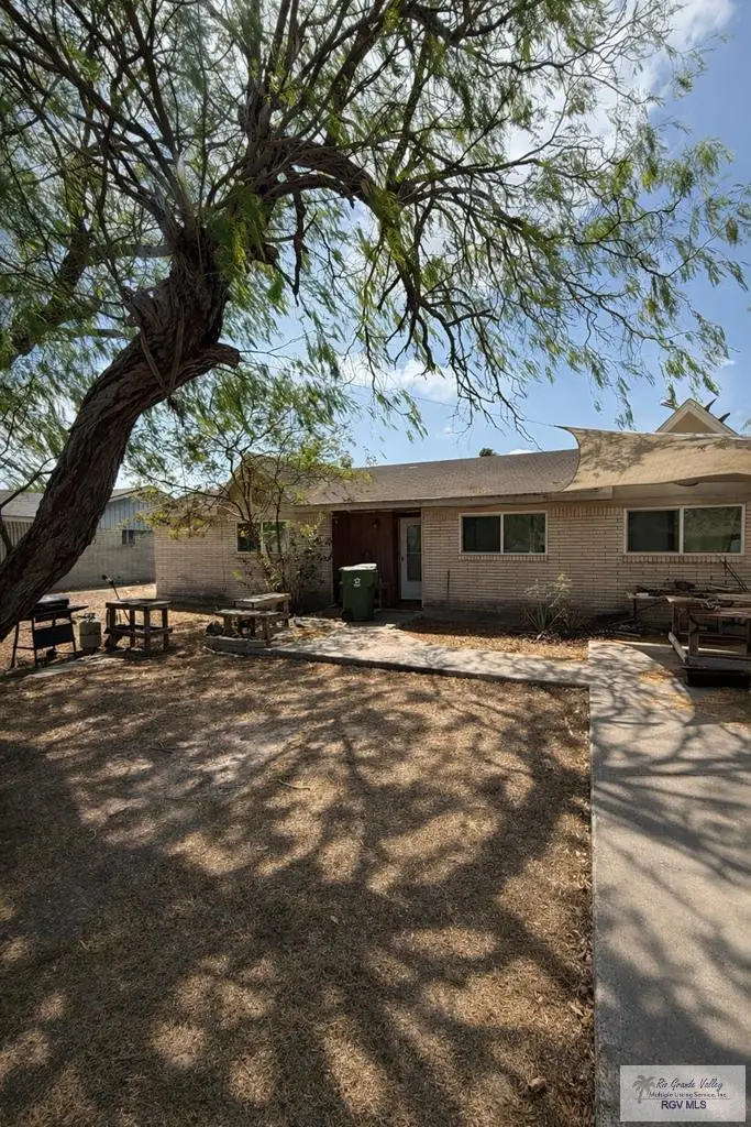 707 Ebony Ave., Laguna Vista, TX 78578 - #1