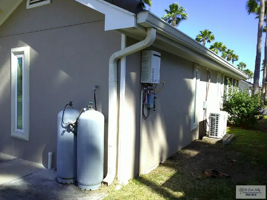 2140 W Mazerron, Mercedes, TX 78570 - #3