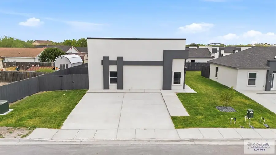 1609 Clinton St, Harlingen, TX 78550 - #2