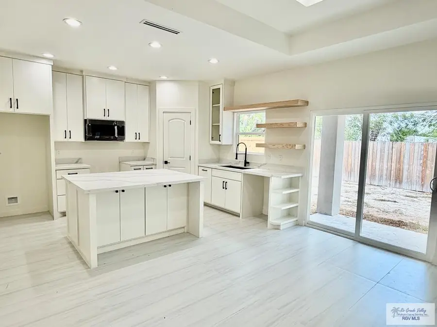 4325 Casamigos St, Combes, TX 78522 - #3