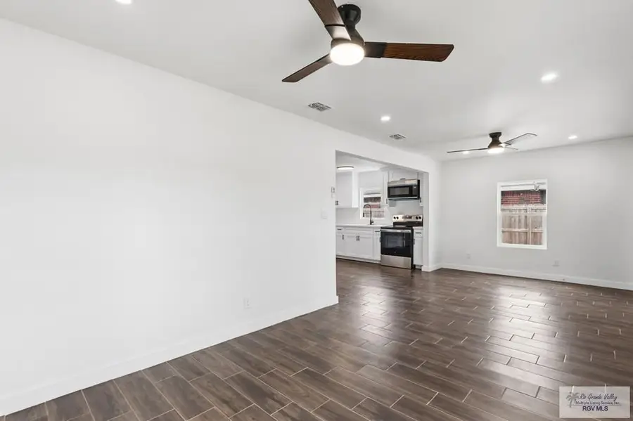 617 W Lozano St, Harlingen, TX 78550 - #3