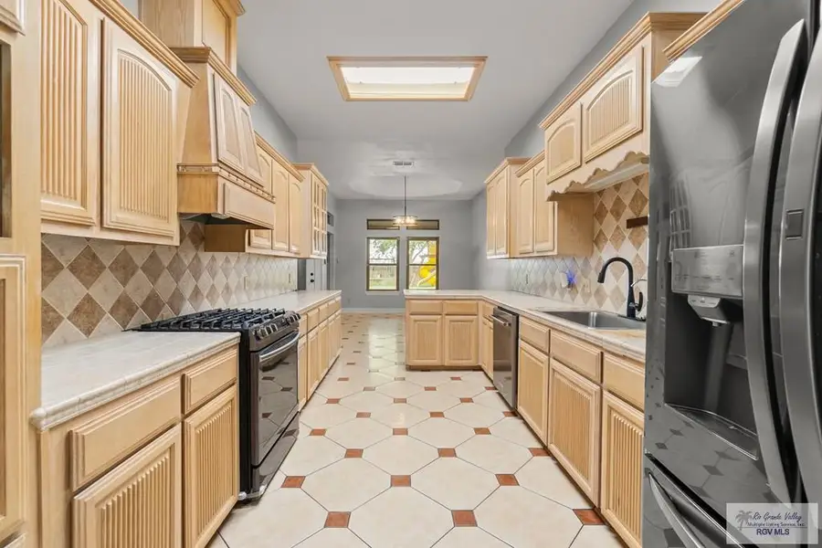 1513 Christian Cir, Harlingen, TX 78550 - #3