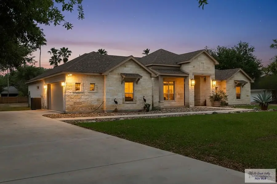 112 N Nueces Park Ln, Harlingen, TX 78552 - #2