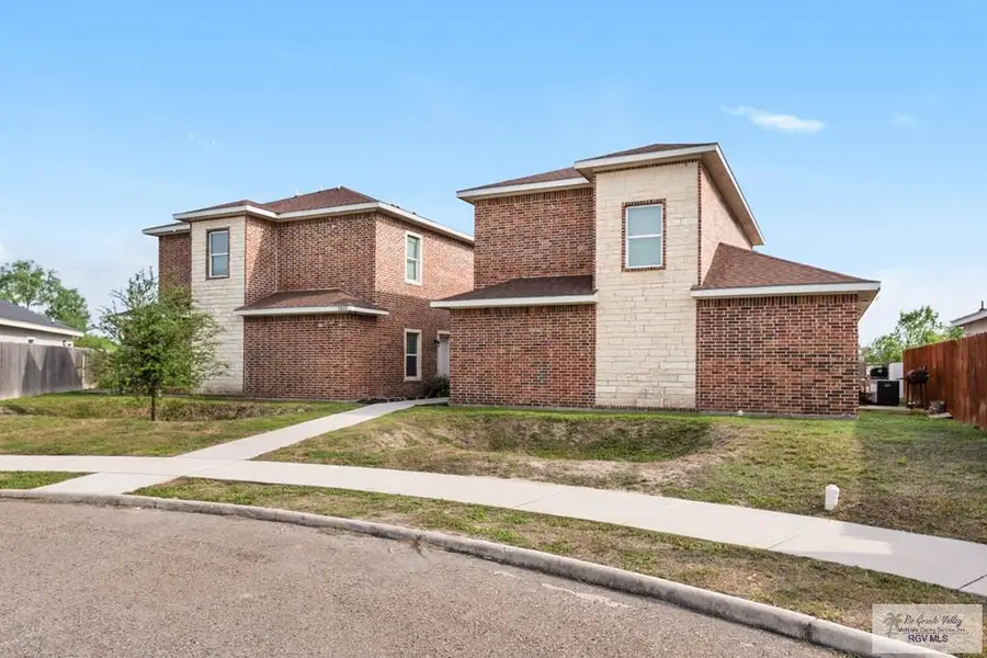 2602 Primrose Ave., Edinburg, TX 78541 - #3
