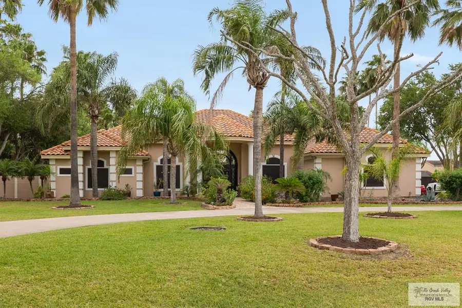 111 N Nueces Park Ln, Harlingen, TX 78552 - #2