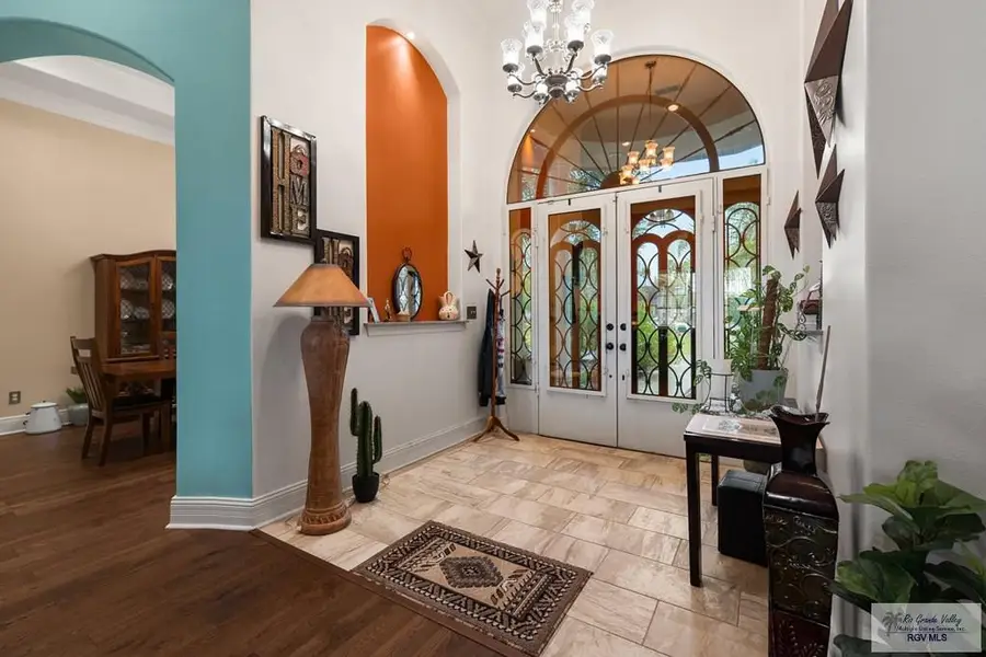 111 N Nueces Park Ln, Harlingen, TX 78552 - #3