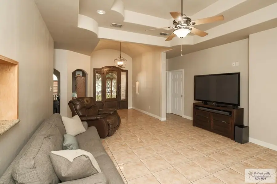 181 Village East Dr, Los Fresnos, TX 78566 - #2