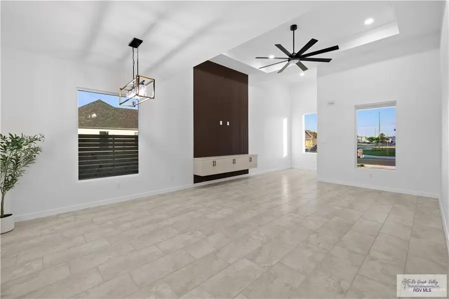 2713 E Comal Rd, Edinburg, TX 78542 - #3