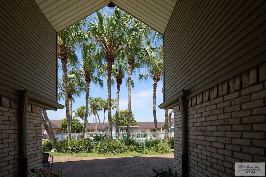 1500 Palm Valley Dr W #4, Harlingen, TX 78552 - #2