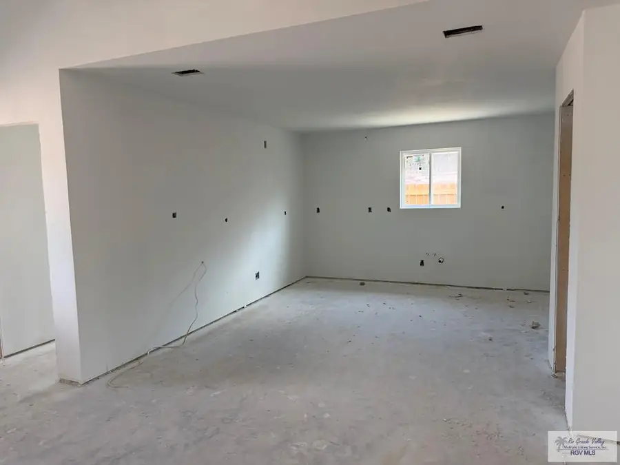 128 Poppy St, Los Fresnos, TX 78566 - #3