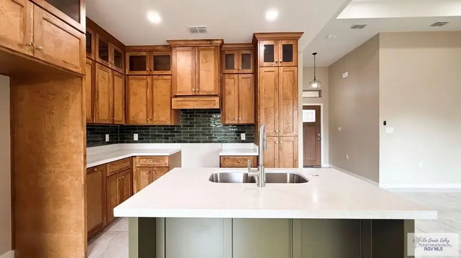 130 E Magnolia, La Feria, TX 78559 - #3