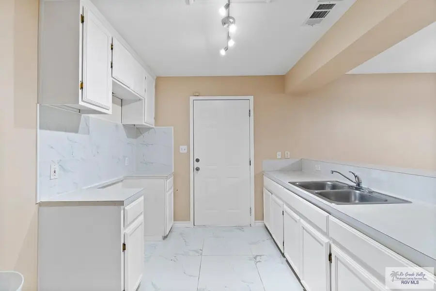 513 N S St, Harlingen, TX 78550 - #2