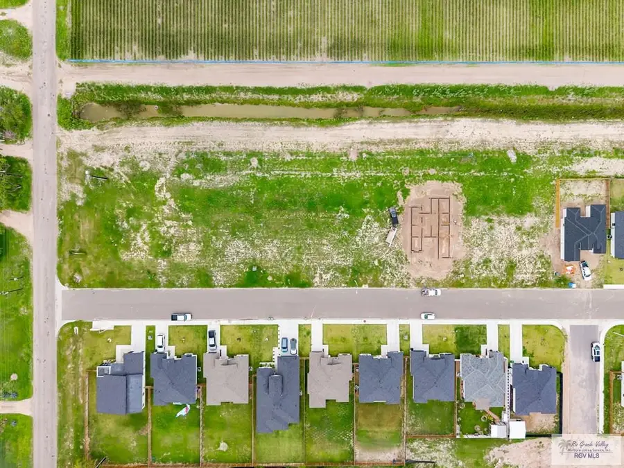 417 N Leon Ave, Elsa, TX 78543 - #3