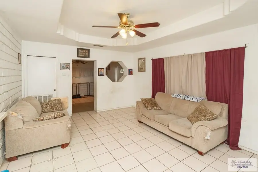 1402 E Grimes St, Harlingen, TX 78550 - #2