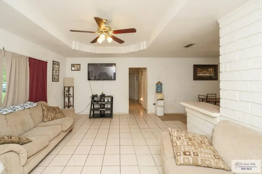 1402 E Grimes St, Harlingen, TX 78550 - #3