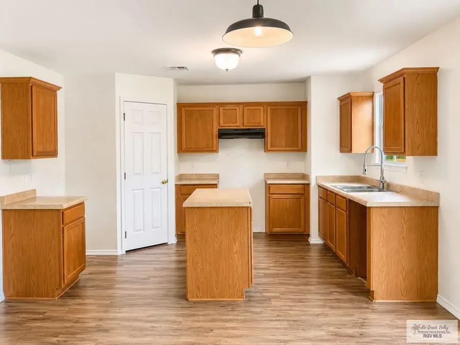 3185 Obsidian Dr. #Great Home!, Brownsville, TX 78526 - #2