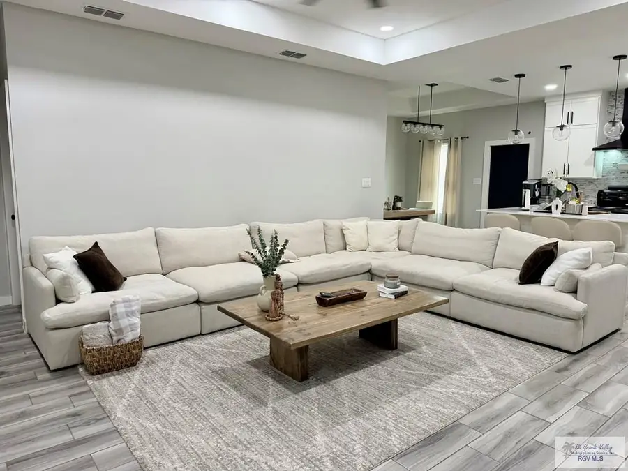600 Tamarindo Ln., Brownsville, TX 78521 - #2