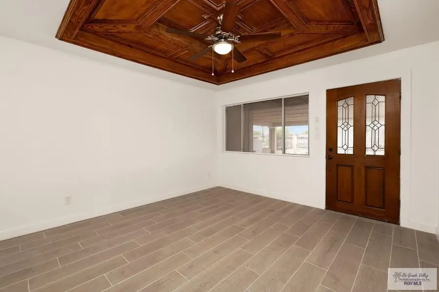 948 Mike Chapa Ave., La Villa, TX 78562 - #3