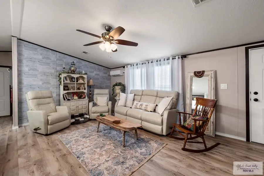 805 N Anaqua St., La Feria, TX 78559 - #3