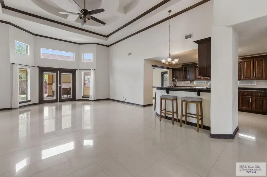 4049 Lakeview Dr, Brownsville, TX 78520 - #3