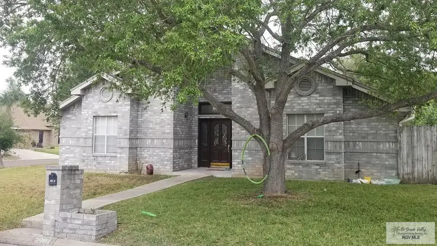 2901 Lakewood Ct., Harlingen, TX 78550 - #2