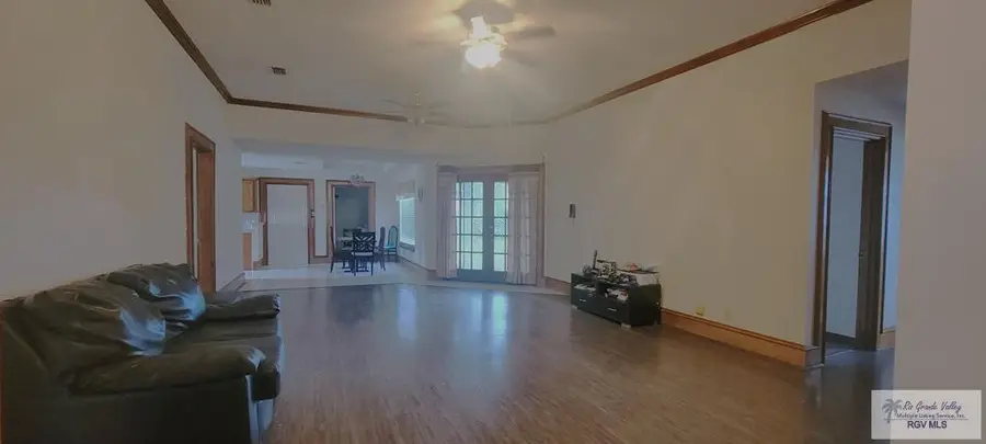 2901 Lakewood Ct., Harlingen, TX 78550 - #3