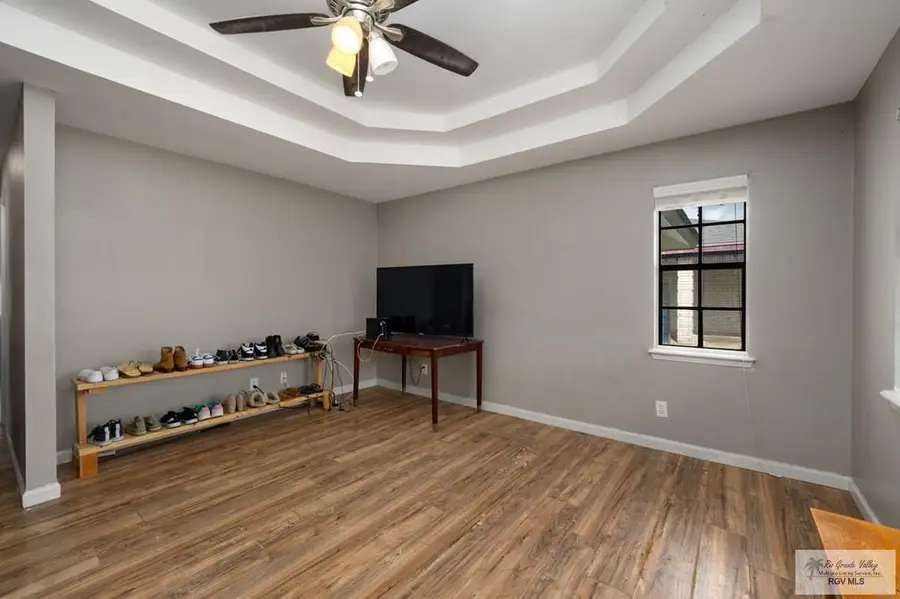 106 E 10th St., Los Fresnos, TX 78556 - #3
