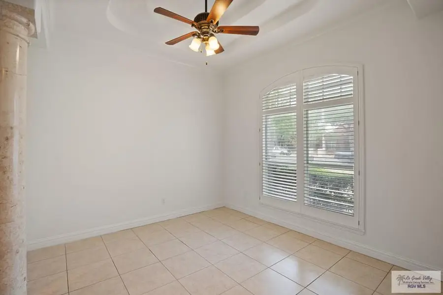 5009 Redwood Ave., McAllen, TX 78501 - #3