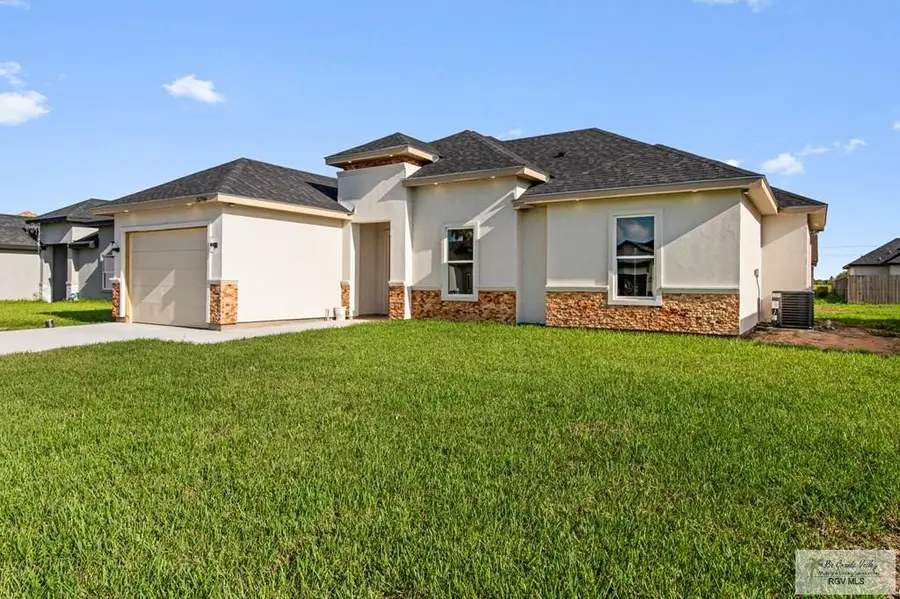 32746 Jorge St, Los Fresnos, TX 78566 - #3