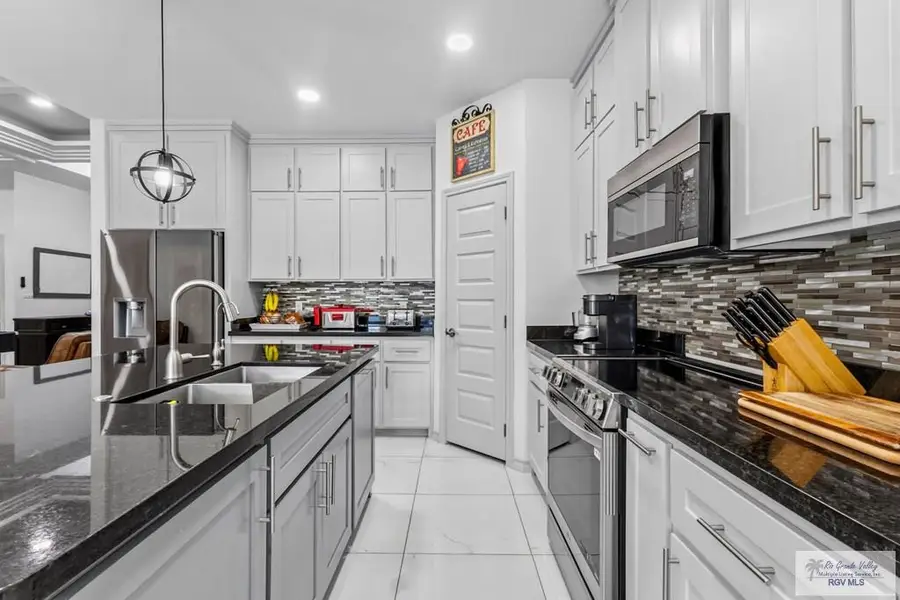 4818 Kalinga Ln, Brownsville, TX 78521 - #3