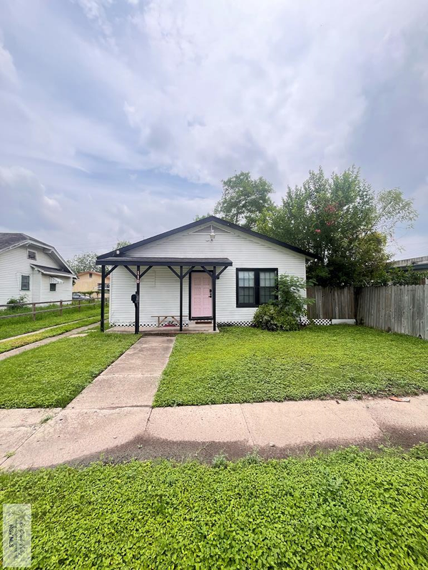 110 E Washington Ave., HARLINGEN, TX 78550