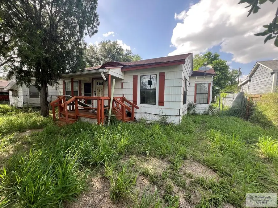 906 W Lincoln Ave., Harlingen, TX 78550 - #2